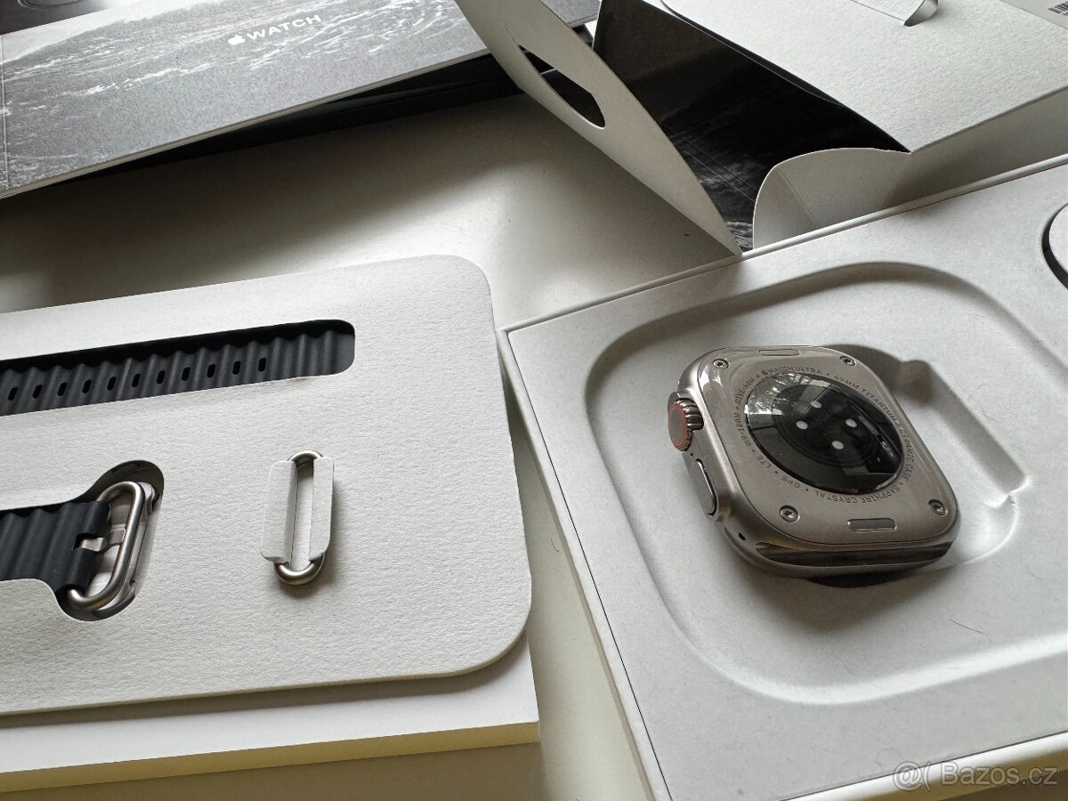 Apple Watch Ultra GPS, 49mm + Cellular Titan s černým opaske - 3