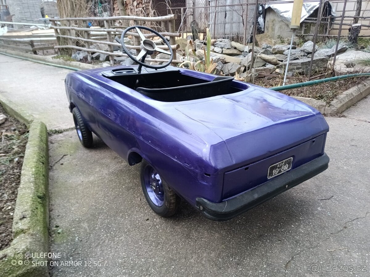 RETRO šlapací autíčko ala Moskvich z dob SSSR - 3