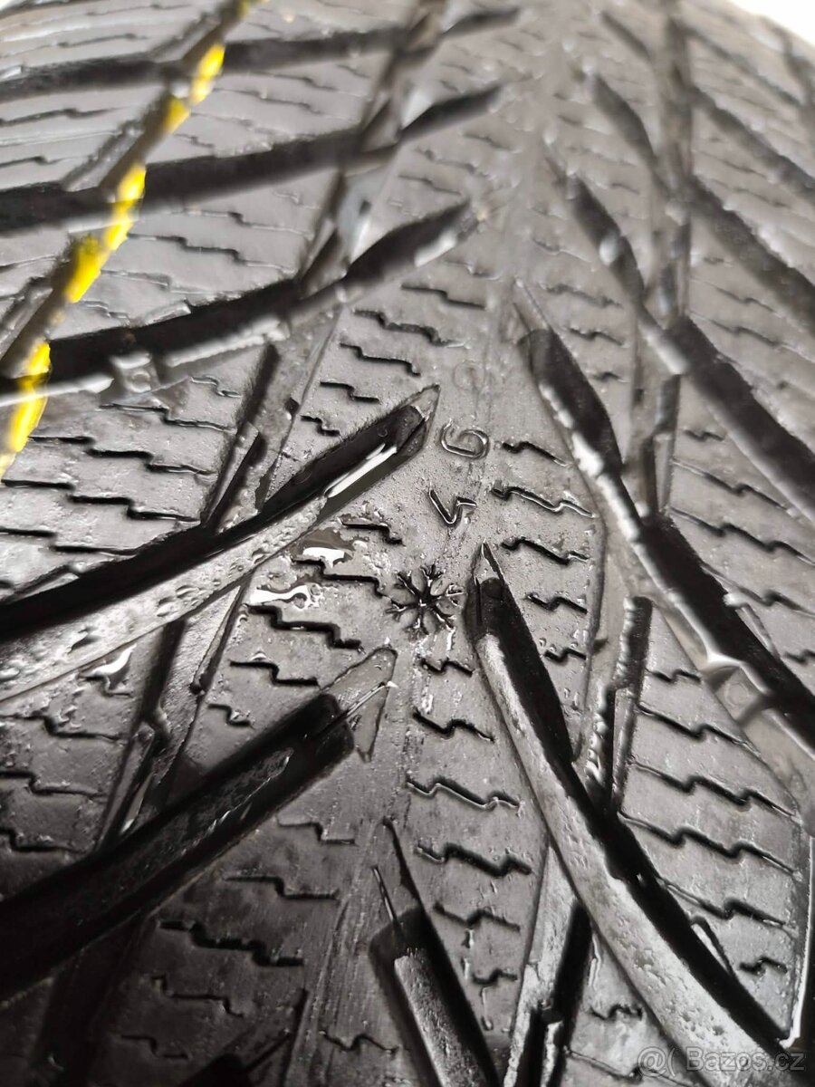215/60 R17 96H NOKIAN Snowproof - 3