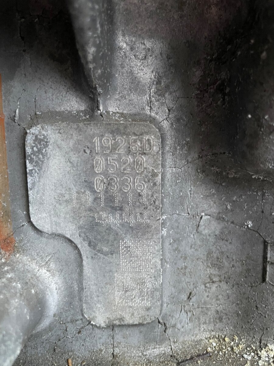 Prodám zadřenej motor z dodge challenger - 3