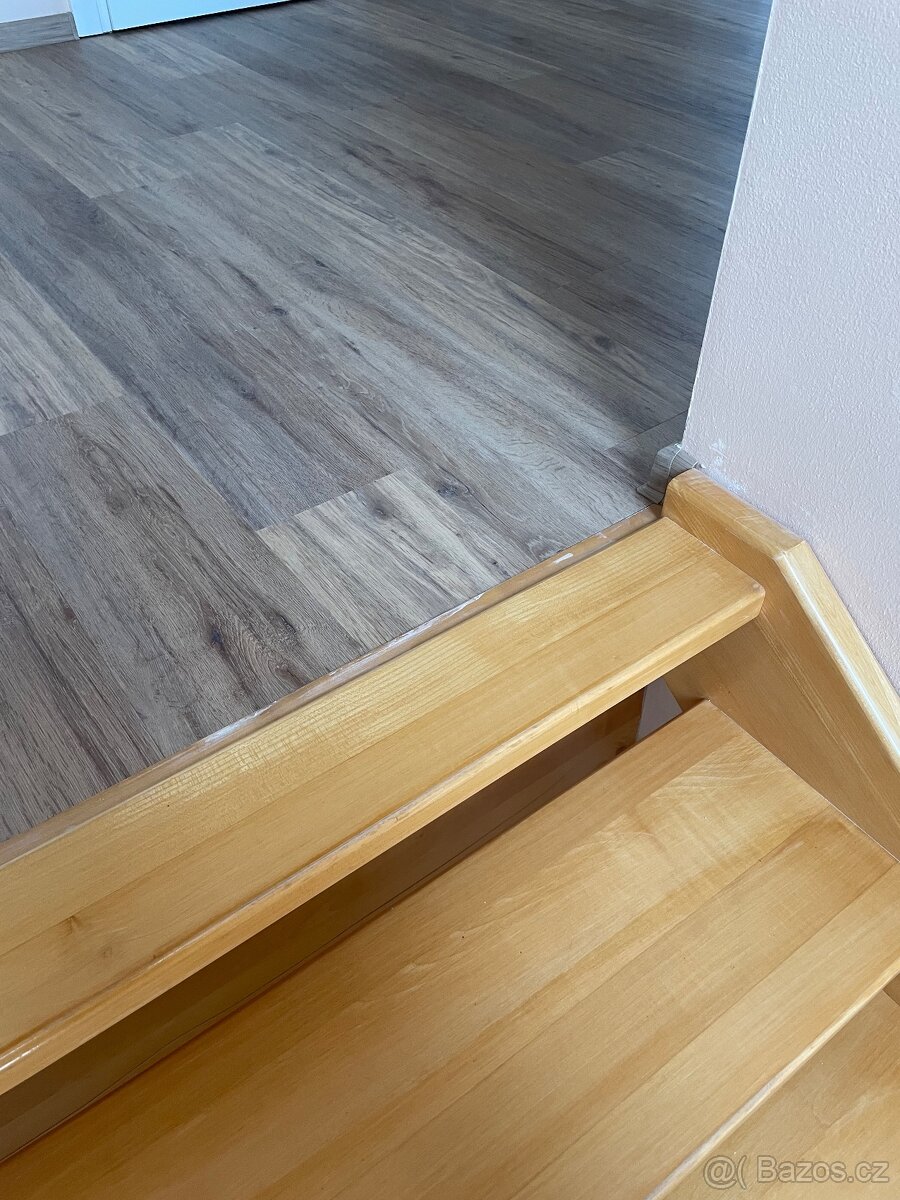 Prodám dřevěné jasanové schody - 3