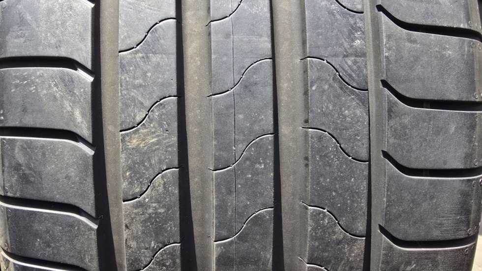 Letní pneu 245/35/20 Bridgestone - 3