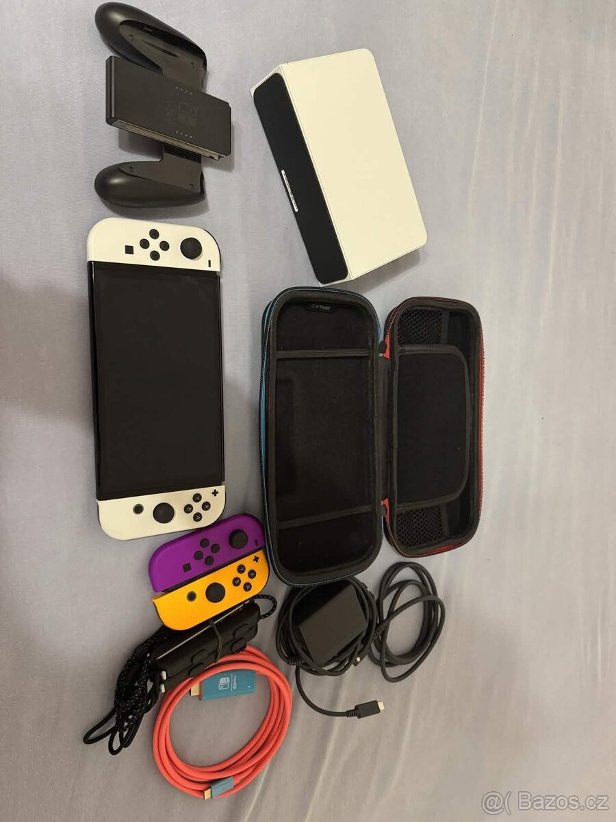 SWITCH OLED + 2xJOY CON + Case - 3