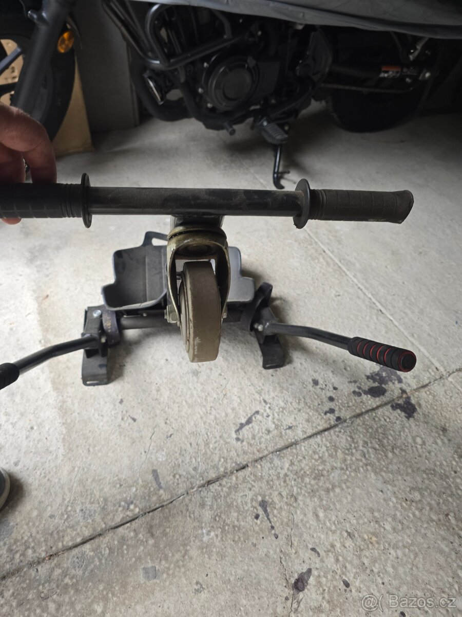 Sedačka pro hoverboard Kolonožka černá - 3