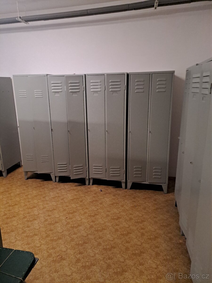 Prodej nábytku a šatnových skříní - 3