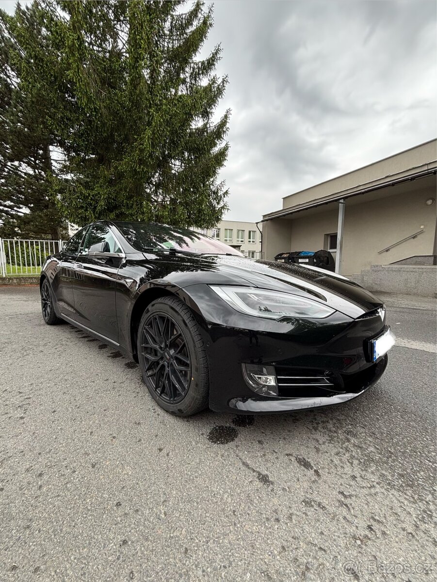 Tesla model S100D - 3