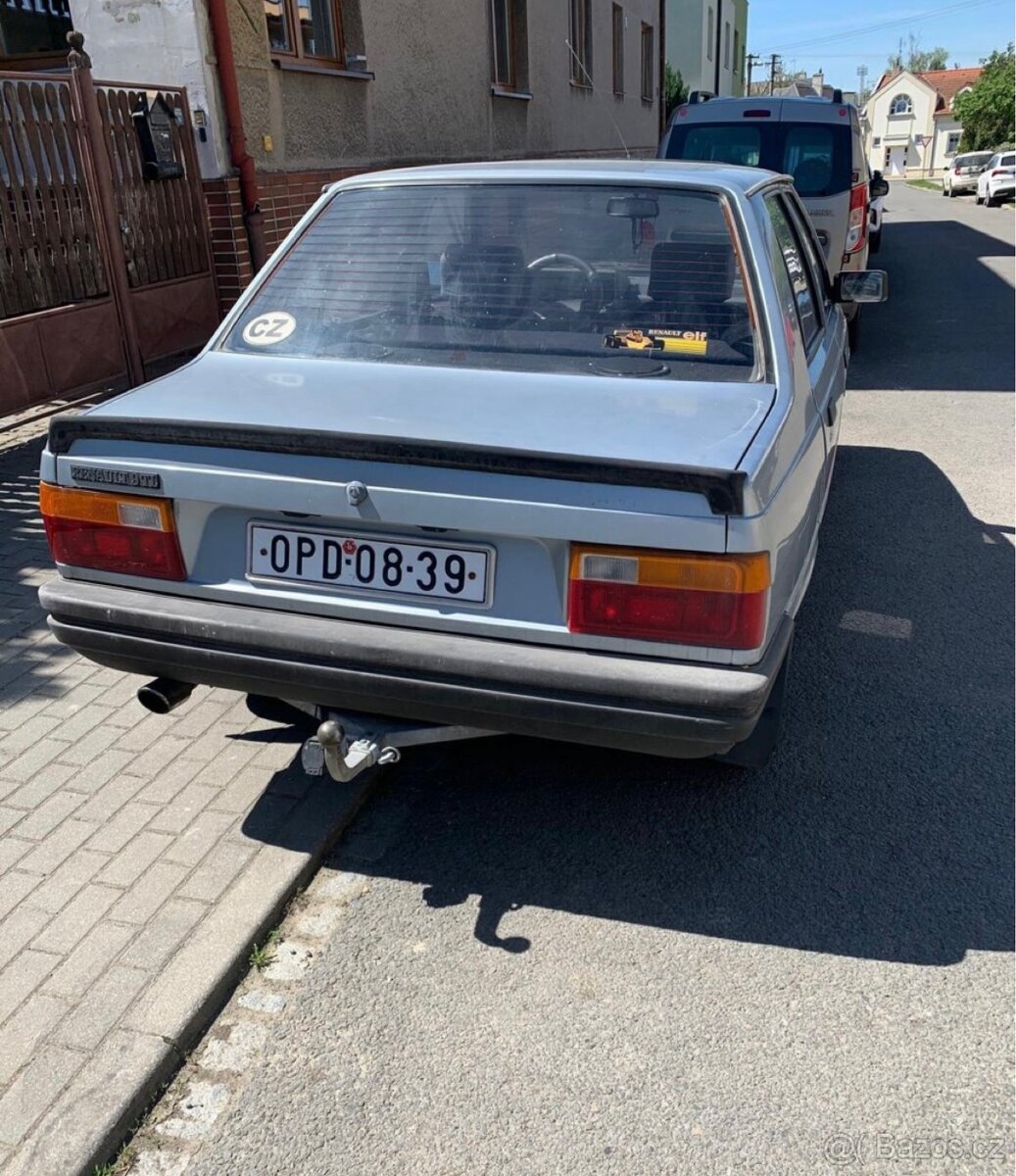 Renault 9 - 3