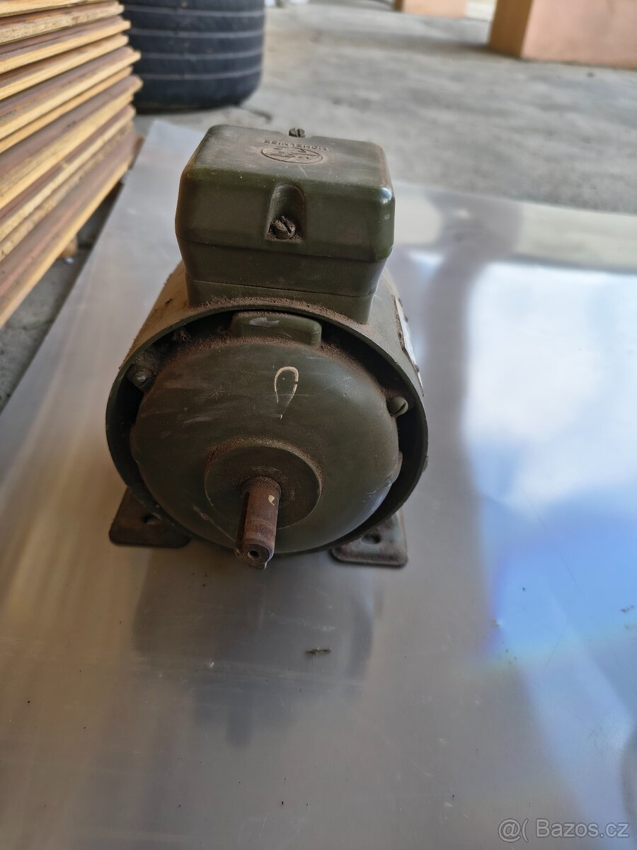 Elektromotor MEZ Mohelnice 250 W - 3