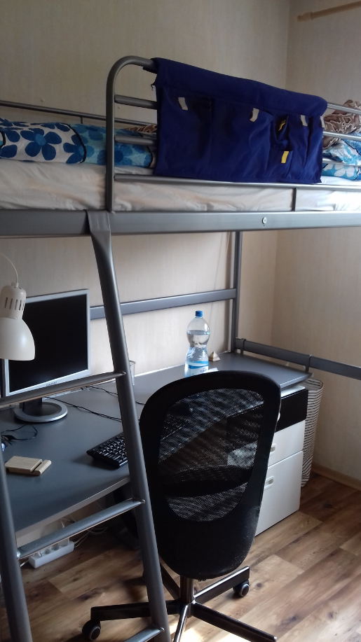 palanda Ikea Svarta se stolem - 3