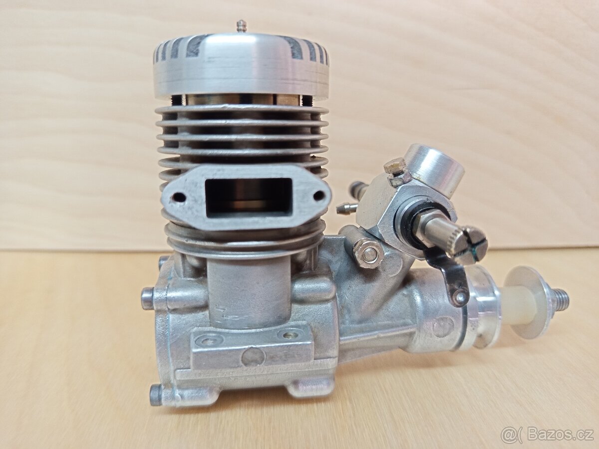 Modelářský motor MVVS 8 - 3