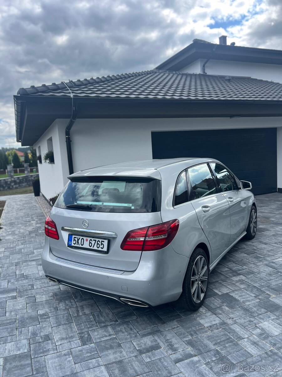 Mercedes-Benz B180d - 3