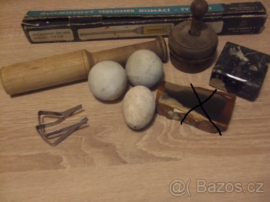 Kameninové nádoby, lžíce, vidličky, svícen, madonka a jiné - 3