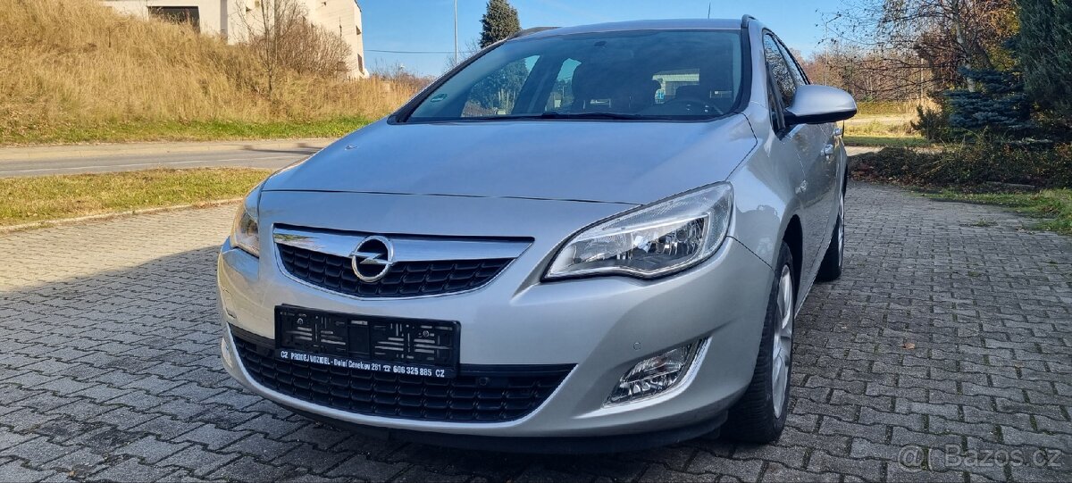 Opel Astra J Sports Tourer 1.4i 103Kw mod.2012 92 000km - 3