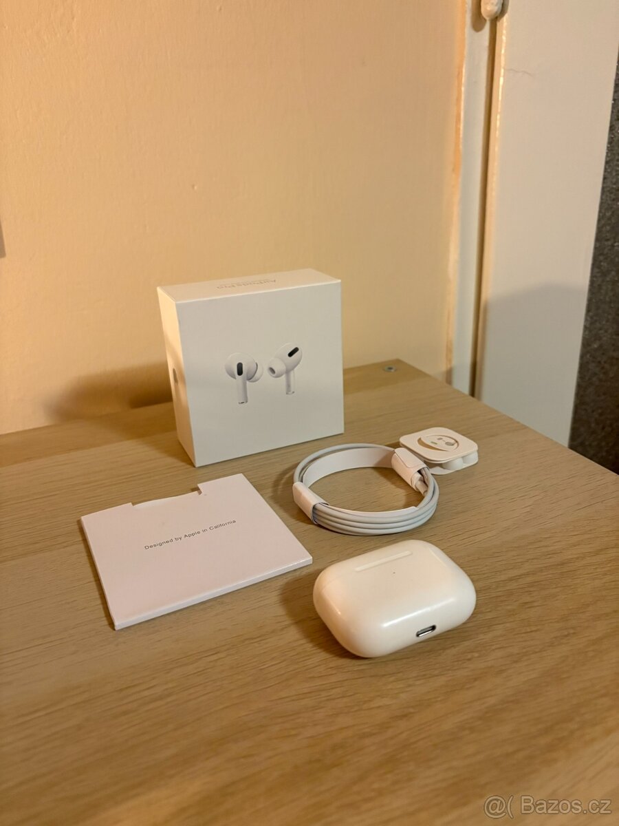 Bezdrátová sluchátka Apple AirPods Pro (2022) - 3