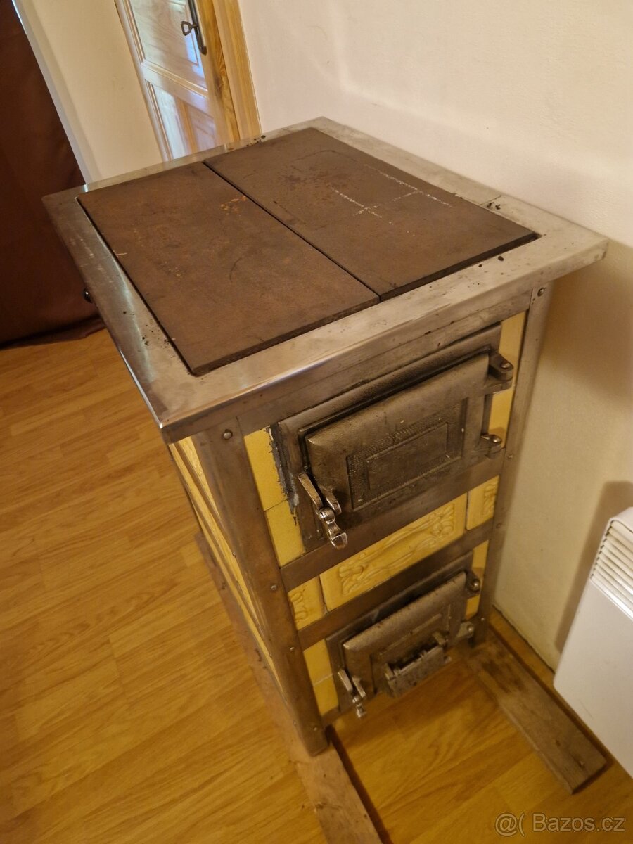 Prodám Kachlová kamna volně stojící - 3