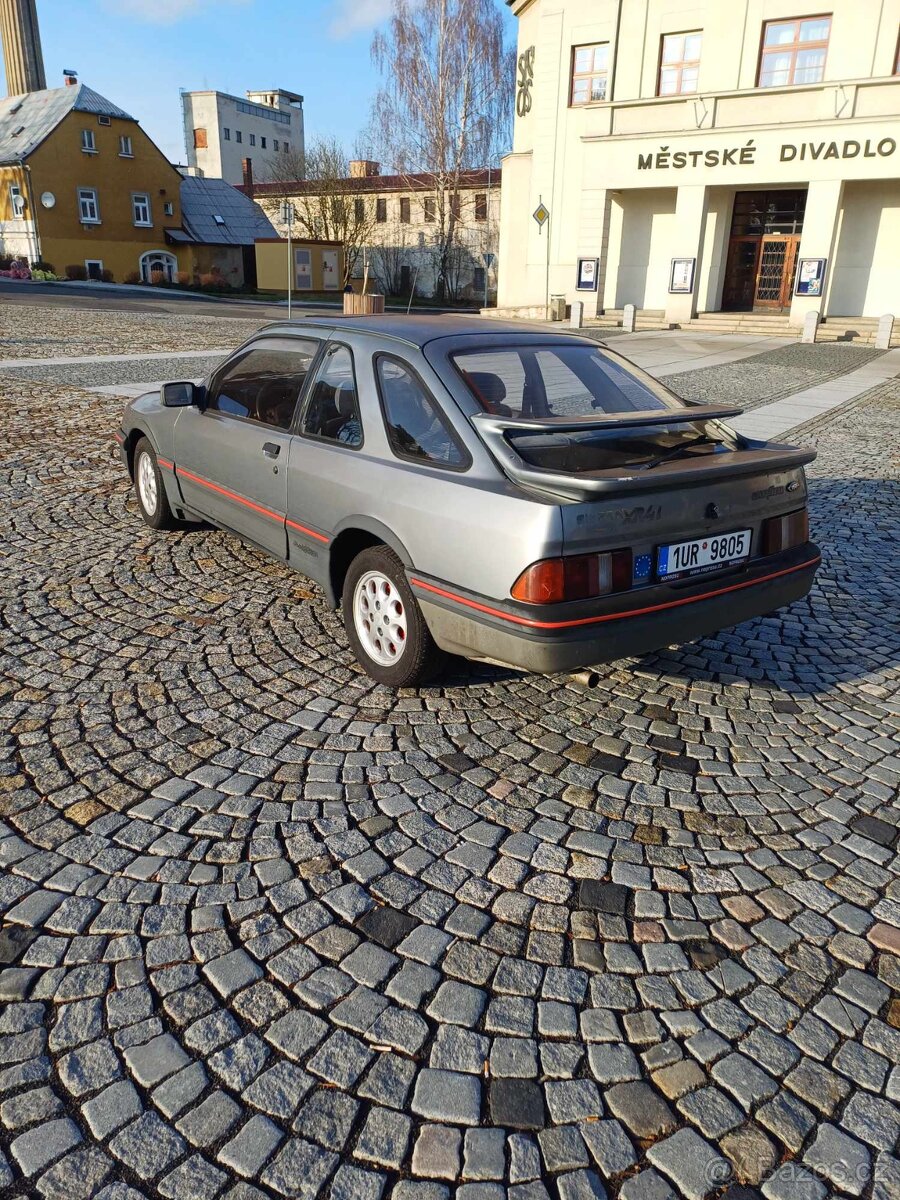 FORD SIERRA XR4i - 3