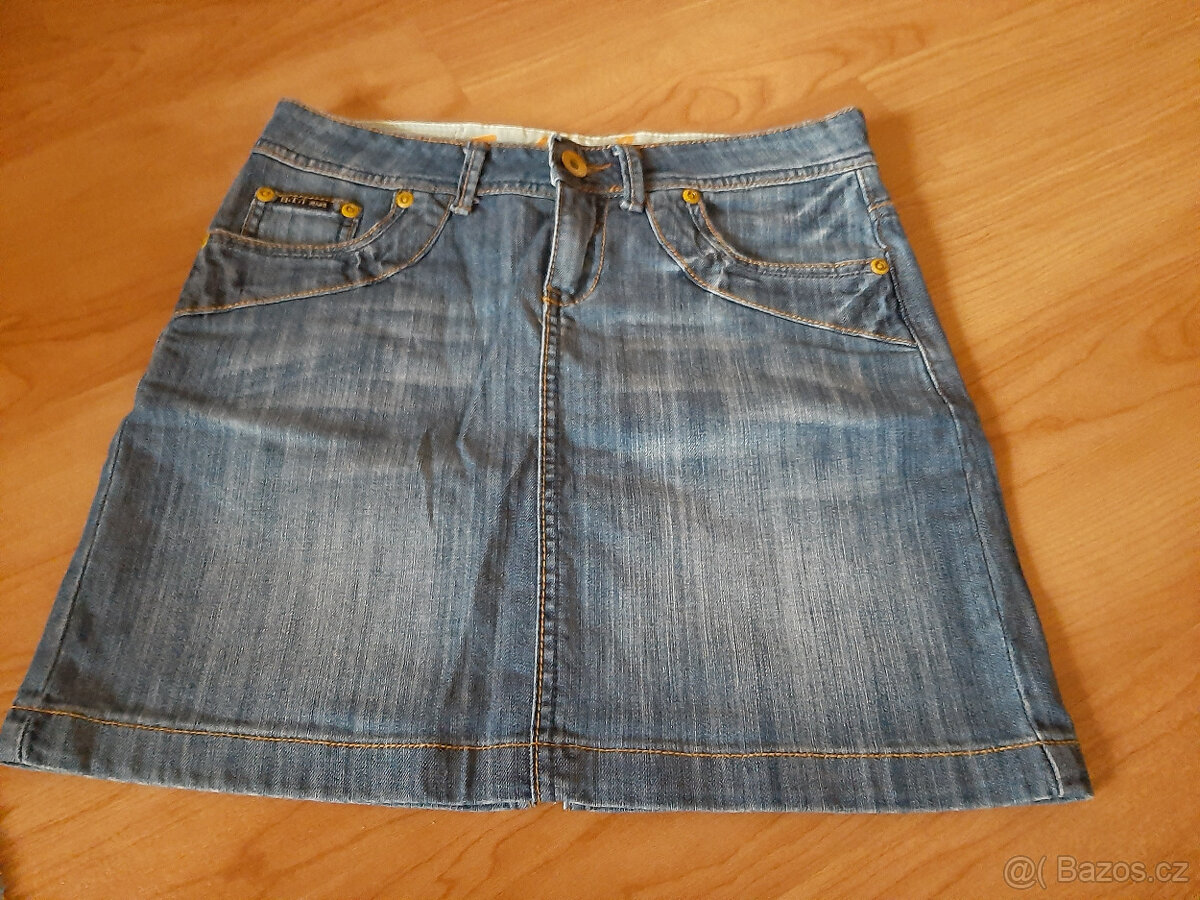 Různé dámské a dětské oblečení, doplňky, korále - 3