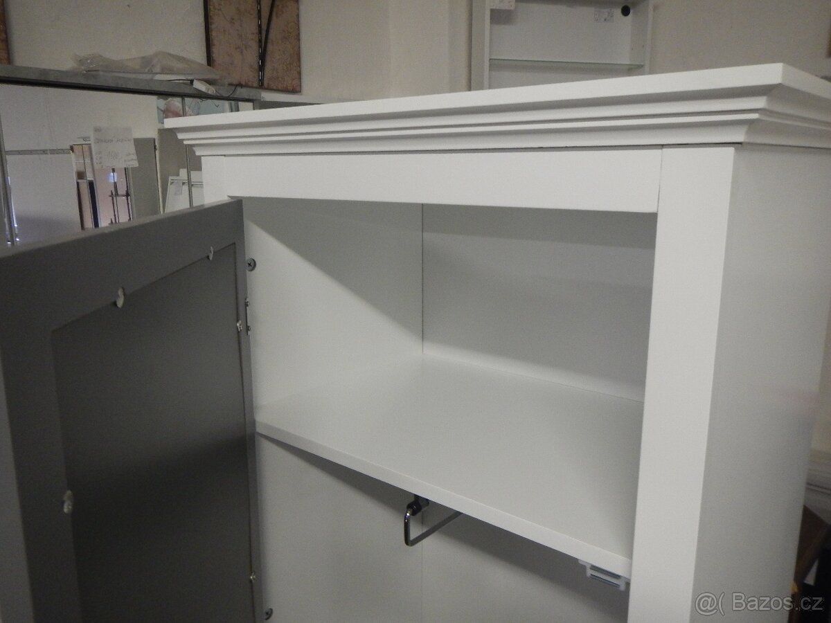 Předsíňová skříň M129 - 3