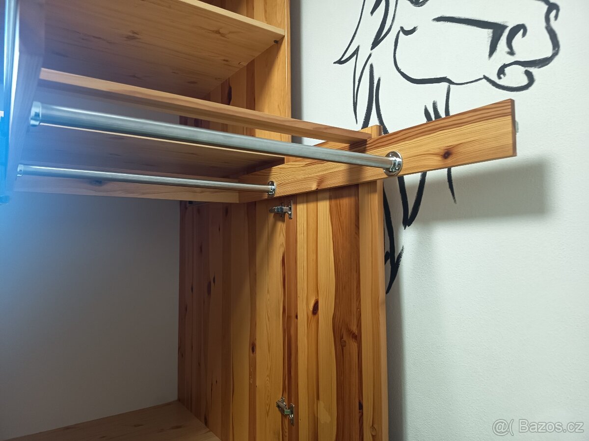 Velká skříň šatní masiv - 3