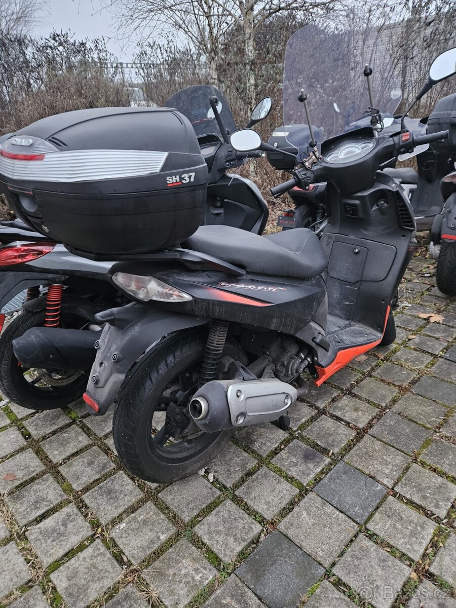 Aprilia SpotrCity Cube 300 - 3