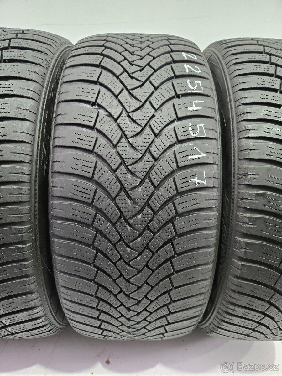 Zimní pneu 225/45/17 Falken - 3