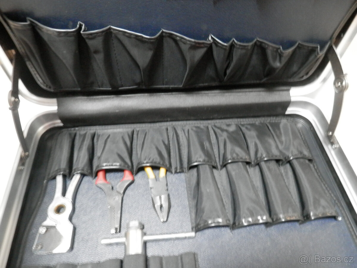 Kufr s nářadím - 3