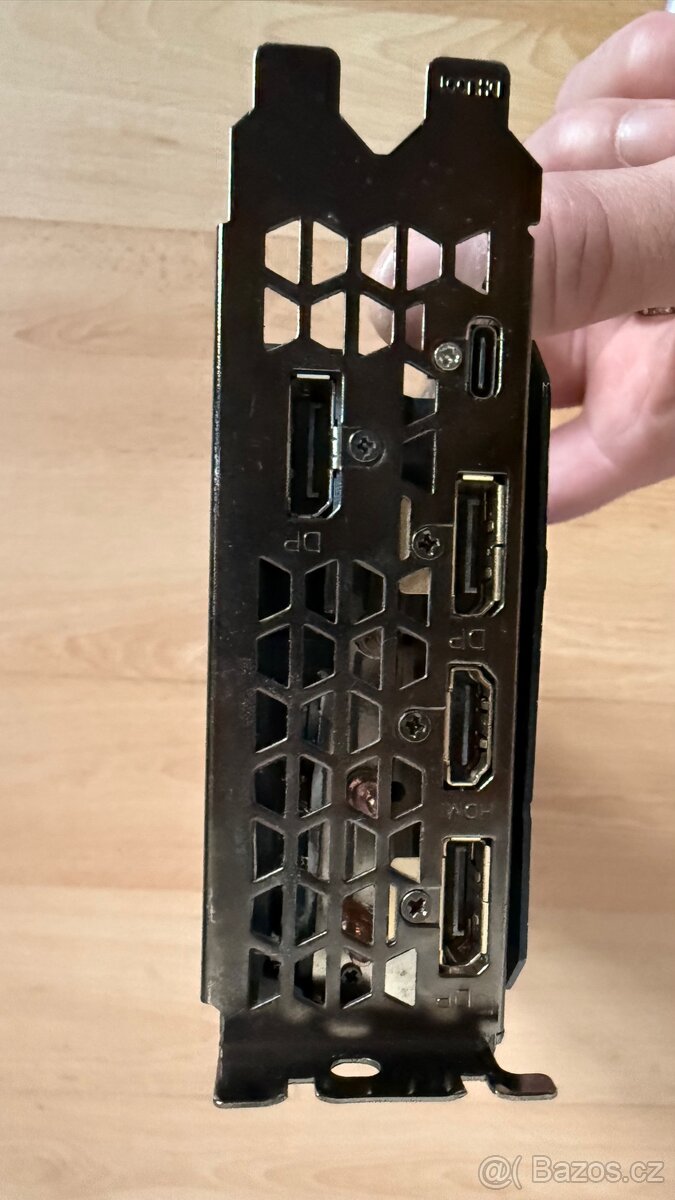 Gigabite GeForce RTX™ 2080 Ti GAMING OC 11G - 3