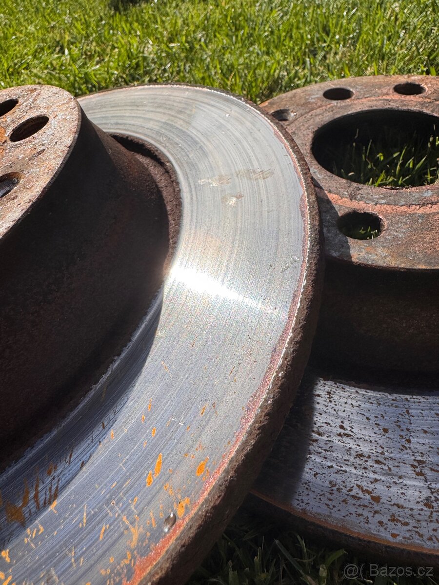 Vw golf V kotouce trmeny mk5 - 3