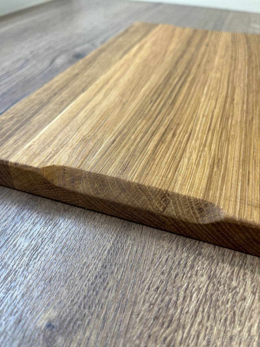 Dubové krájecí prkénko s drážkou - 3
