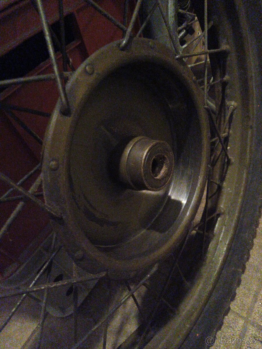 Jawa Pérák - přední kolo - 3