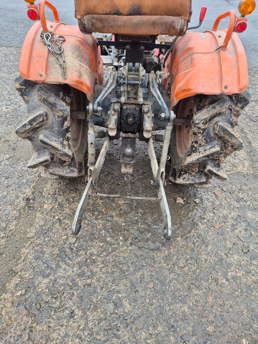 Prodám malotraktor Kubota B7000 - 3