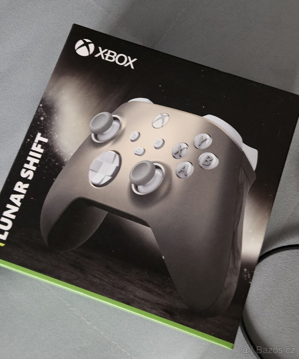 Xbox one 1T, dva ovladače - 3