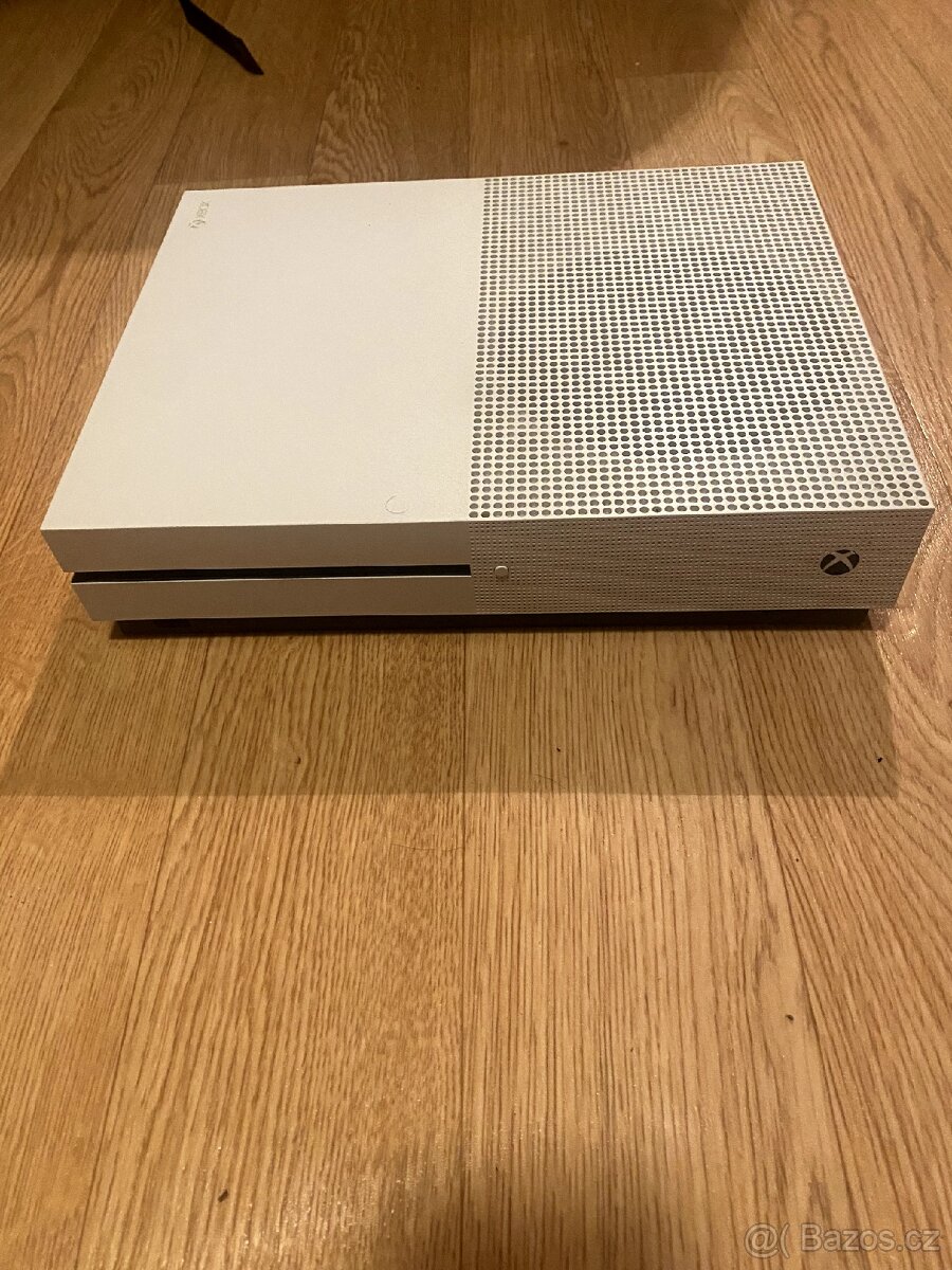 Xbox one S 1TB bez ovladače - 3