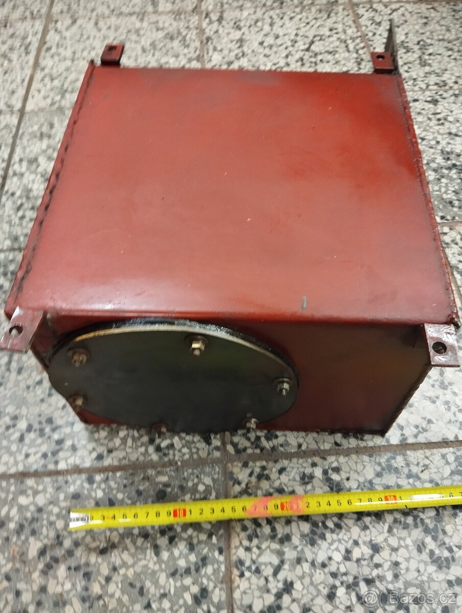 Nádrž na hydraulický olej - 3