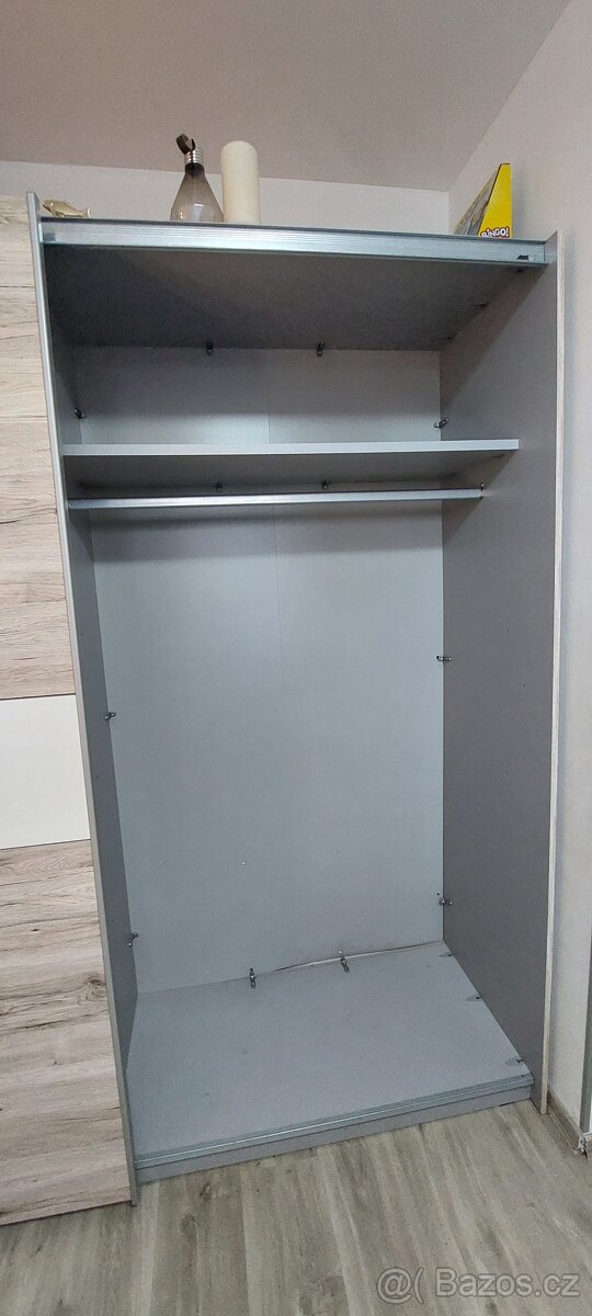 Prodám šatní skříň - 3