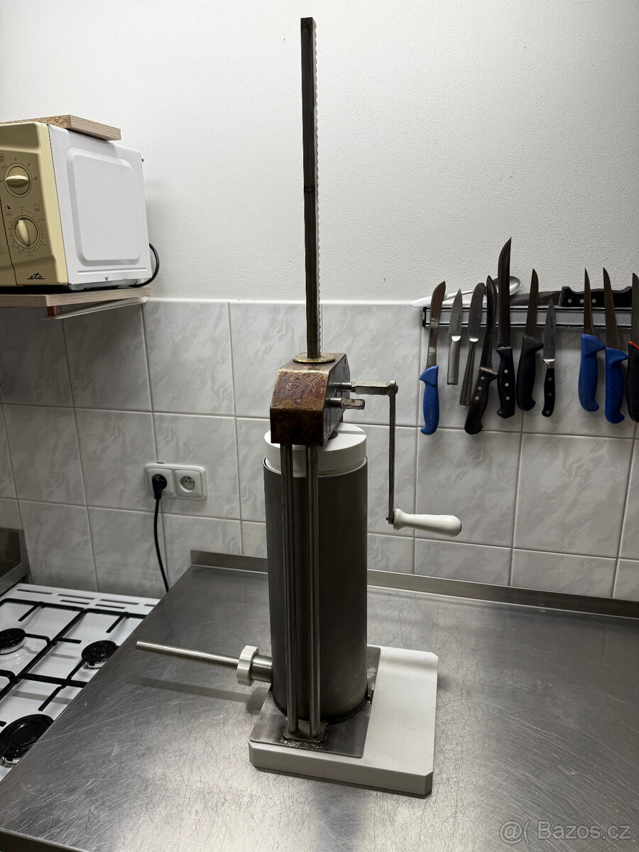 Plnička na klobásy - 3