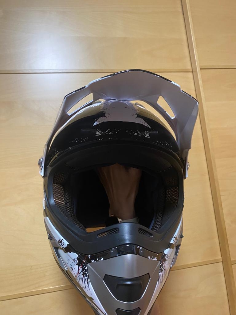 Helma nepoužitá bílá, černá - 3