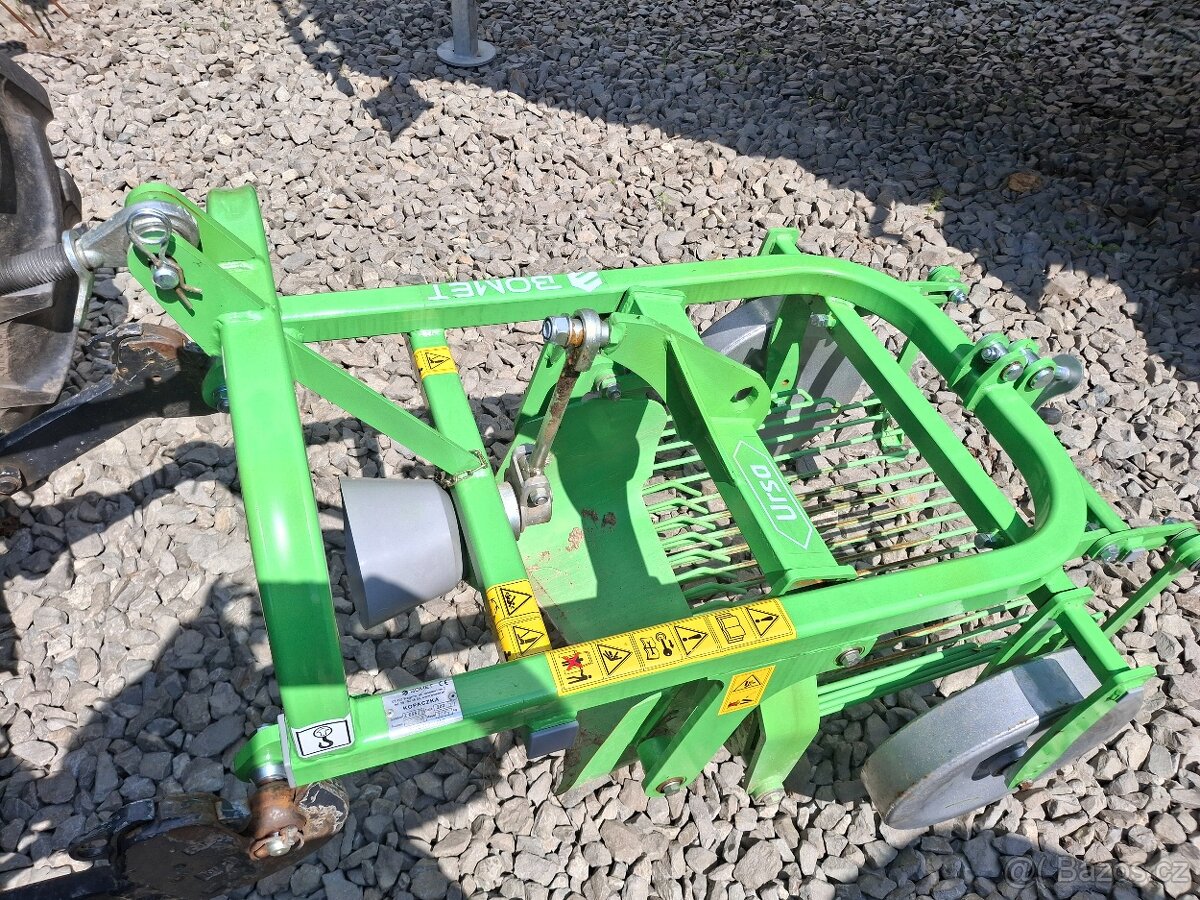 Prodám jednořádkový vyurávač brambor Bomet ukázkový - 3