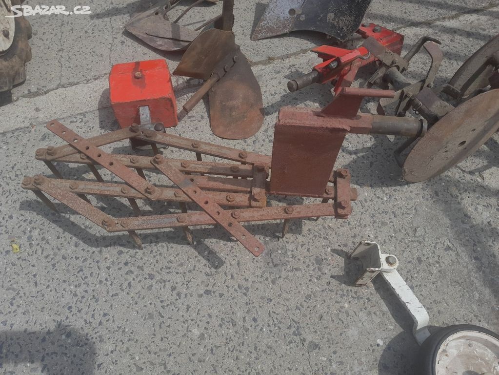 Prodám malotraktor Robi55 s vozikem a dalším příslušenstvím - 3