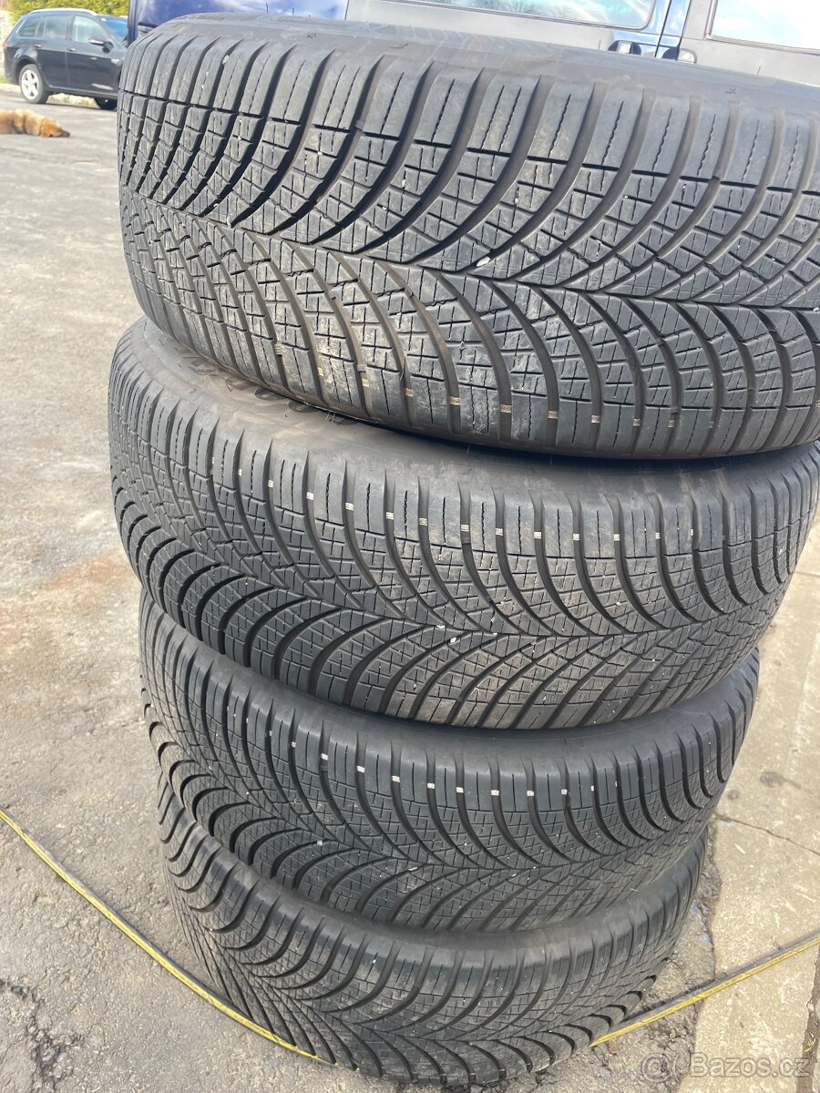 Pneu 235 /60 r18 celoroční Goodyear - 3