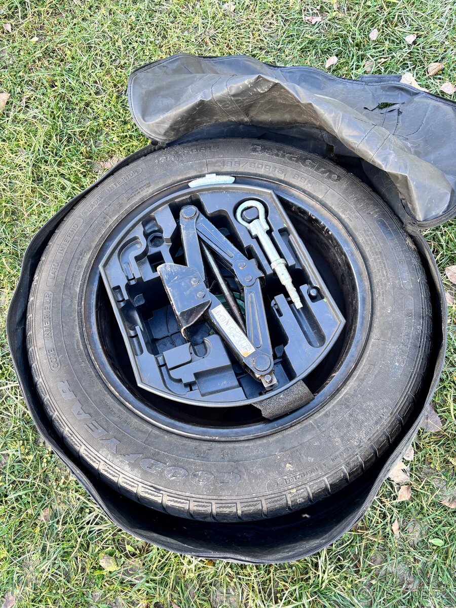 Pneu rezervní - 3