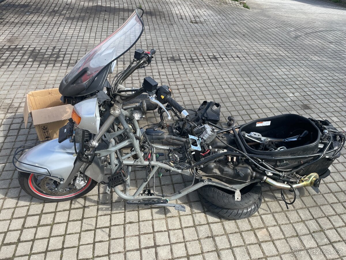 Suzuki Burgman 650 2002 - 3