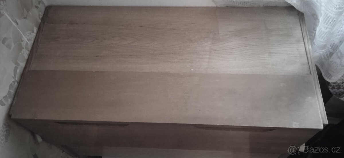 Postele, peřínáče, prádelník - 3