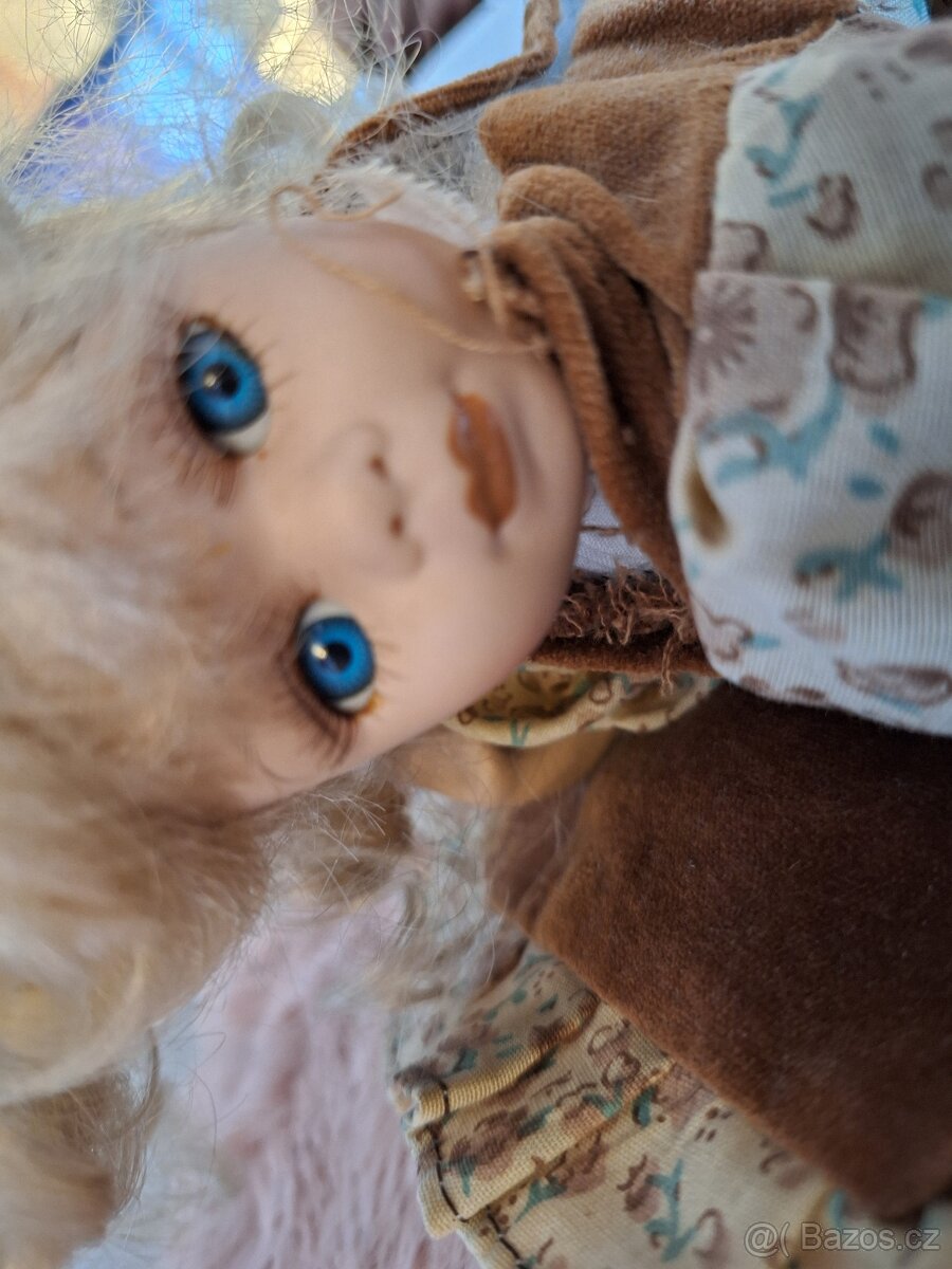 Porcelánová panenka 22 cm - 3