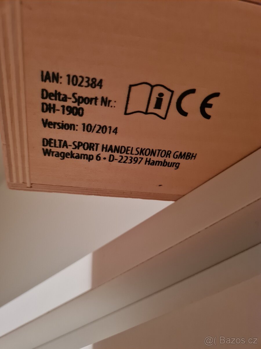 Dřevěný domeček, HRY, DVD, a přilby cyklo a lyžařská - 3