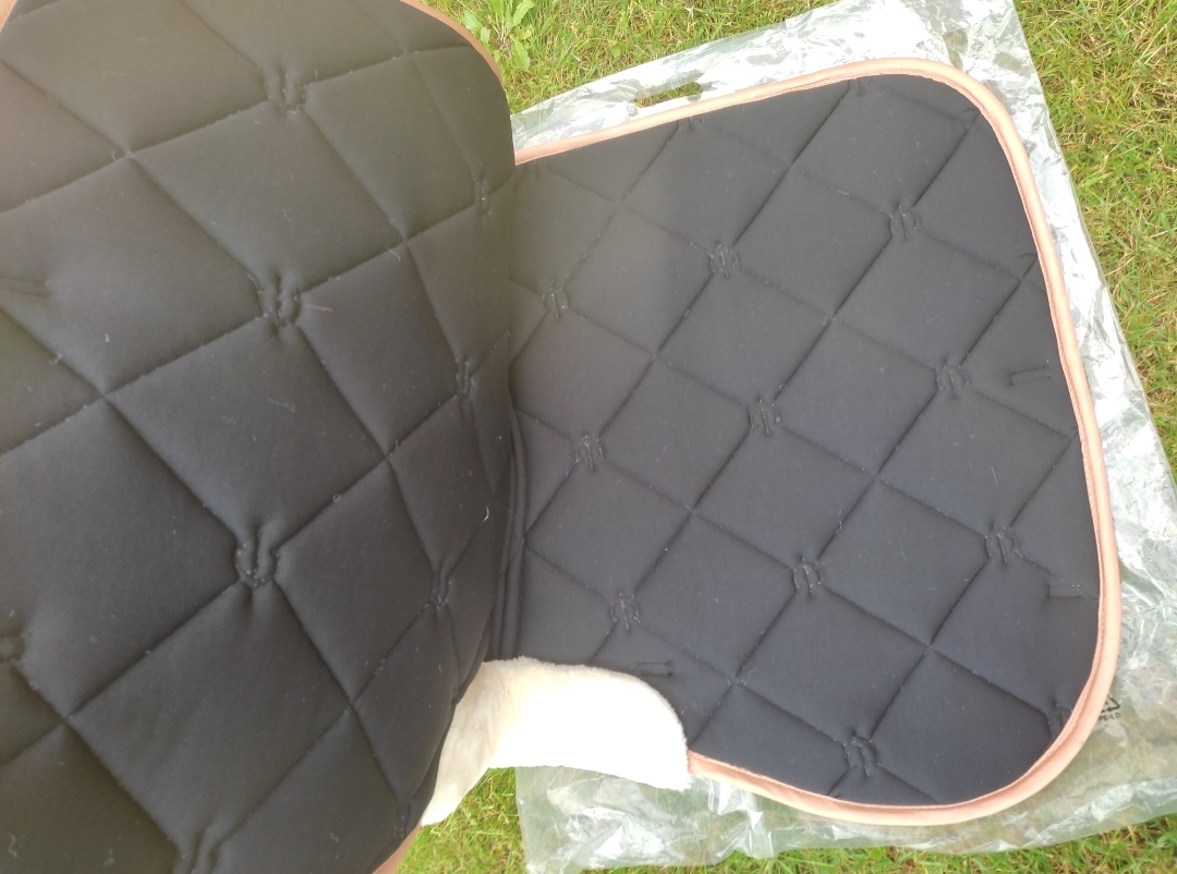 Béžová skoková dečka s beránkem - 3