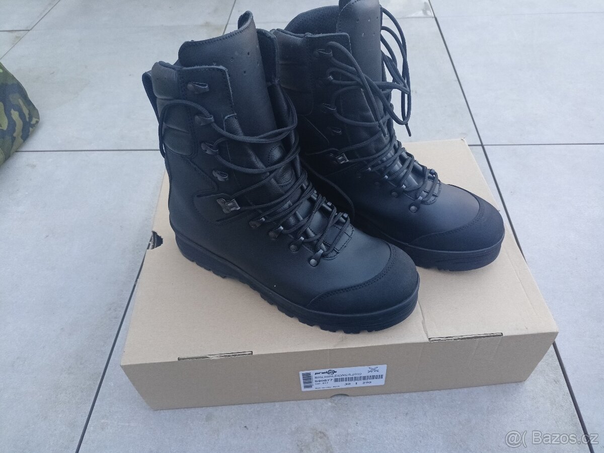 Výstrojní součástky AČR - 3