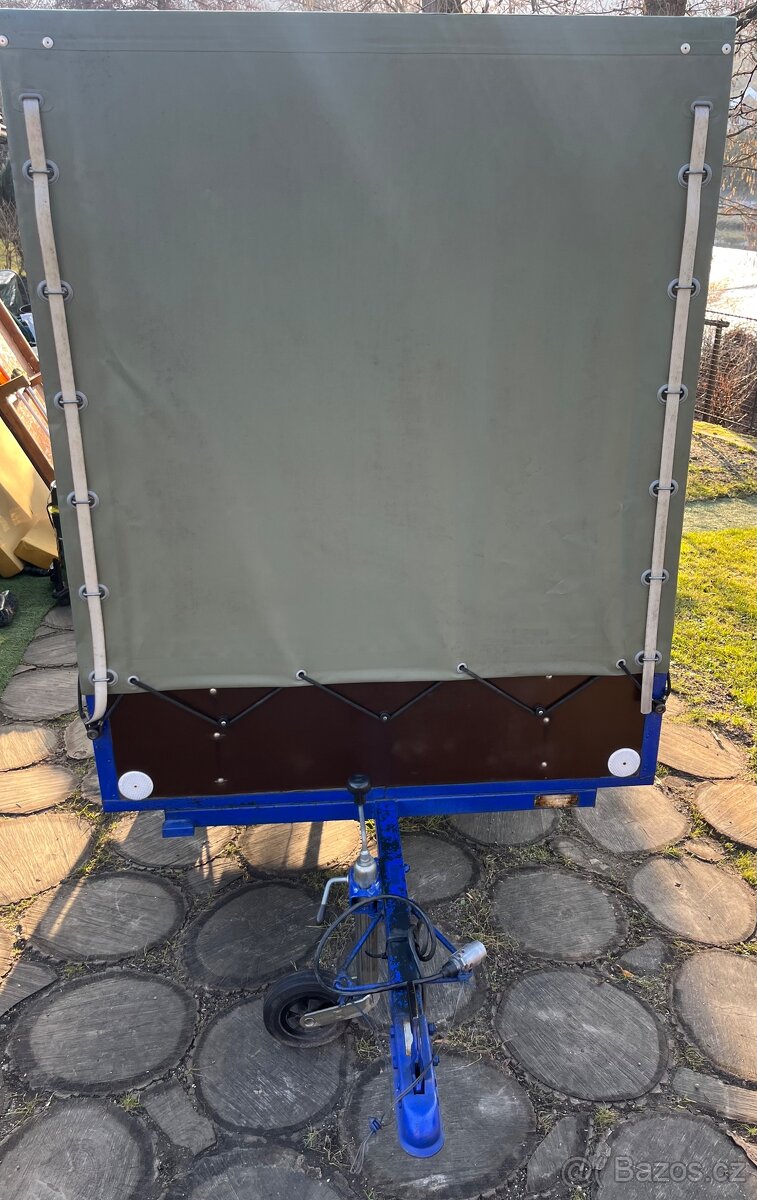 Přívěsný vozík krytý - 3