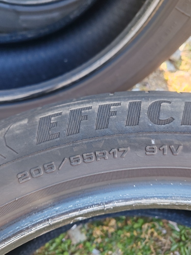 Prodám pneu 205/55/17 letní GoodYear - 3