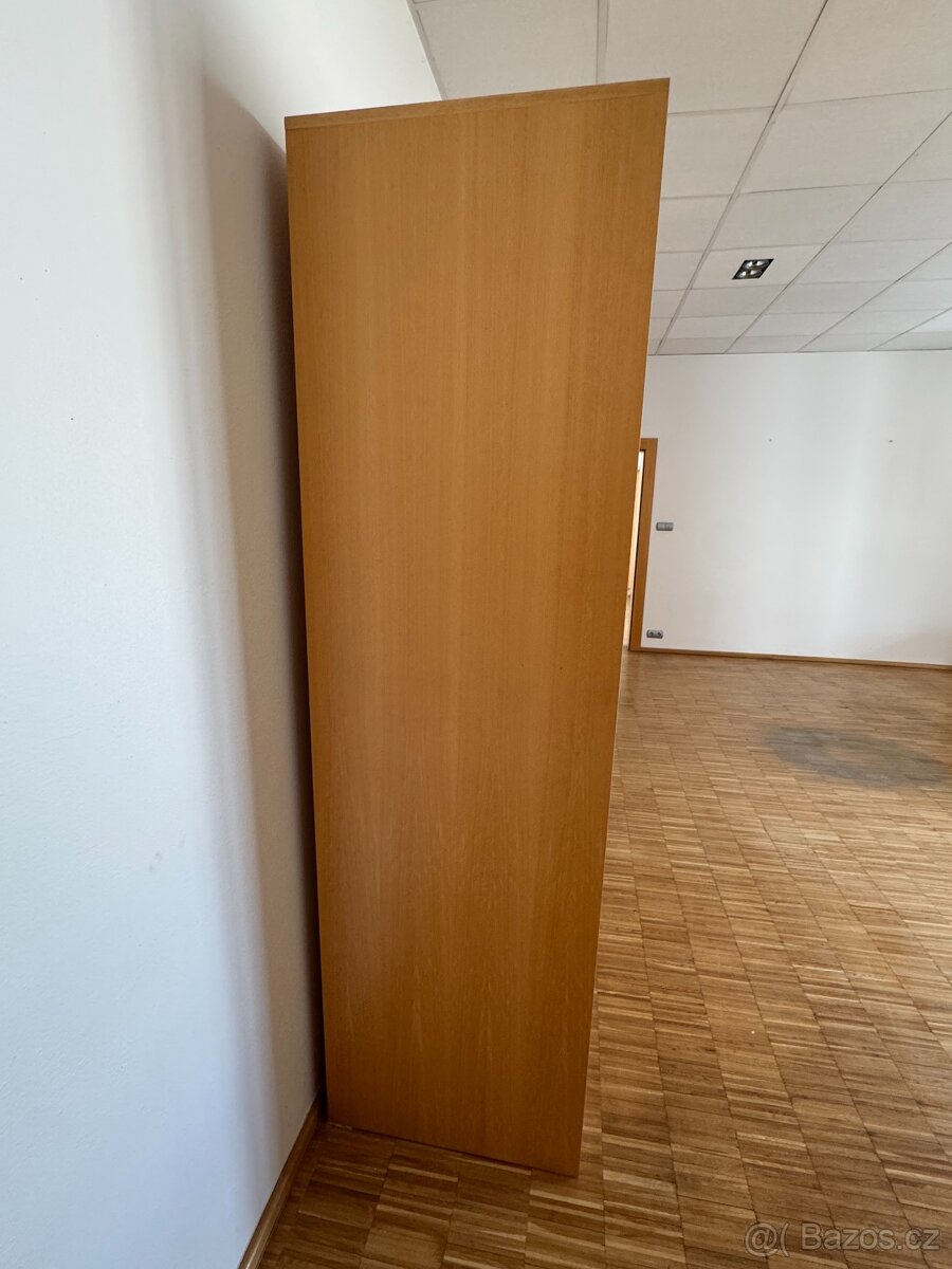 Šatní skříň - 3